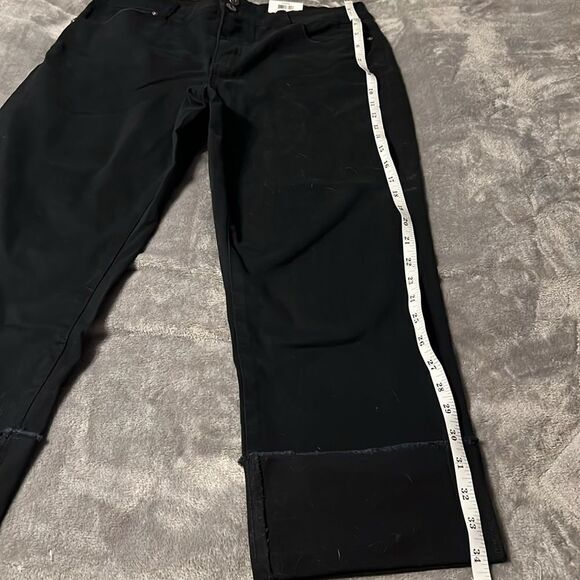 Style & Co Black Capri Pant - Picture 4 of 7